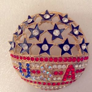 USA pin. 3 inches diameter